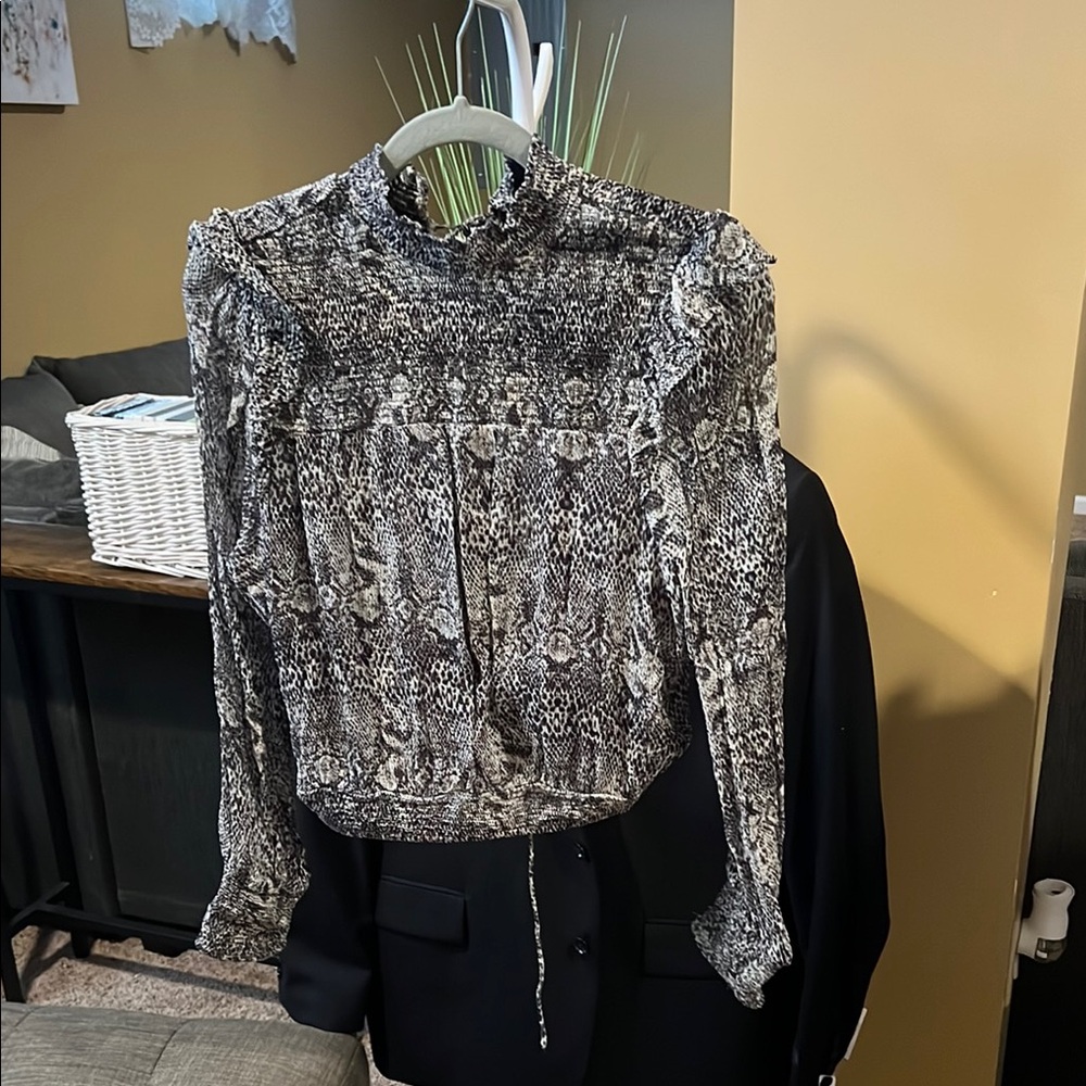 Women's Black and Gray Top